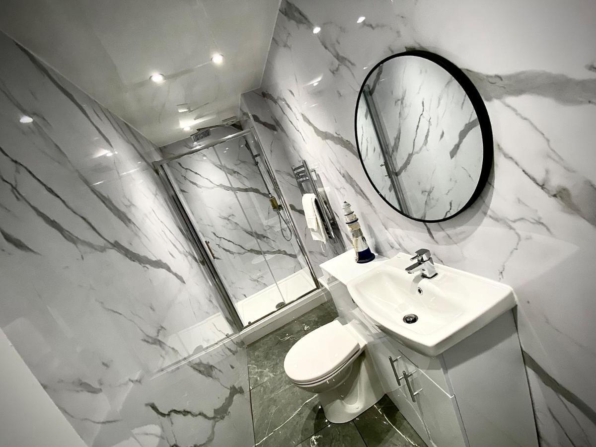Beautiful Hot Tub Suite In Lytham St Annes Esterno foto