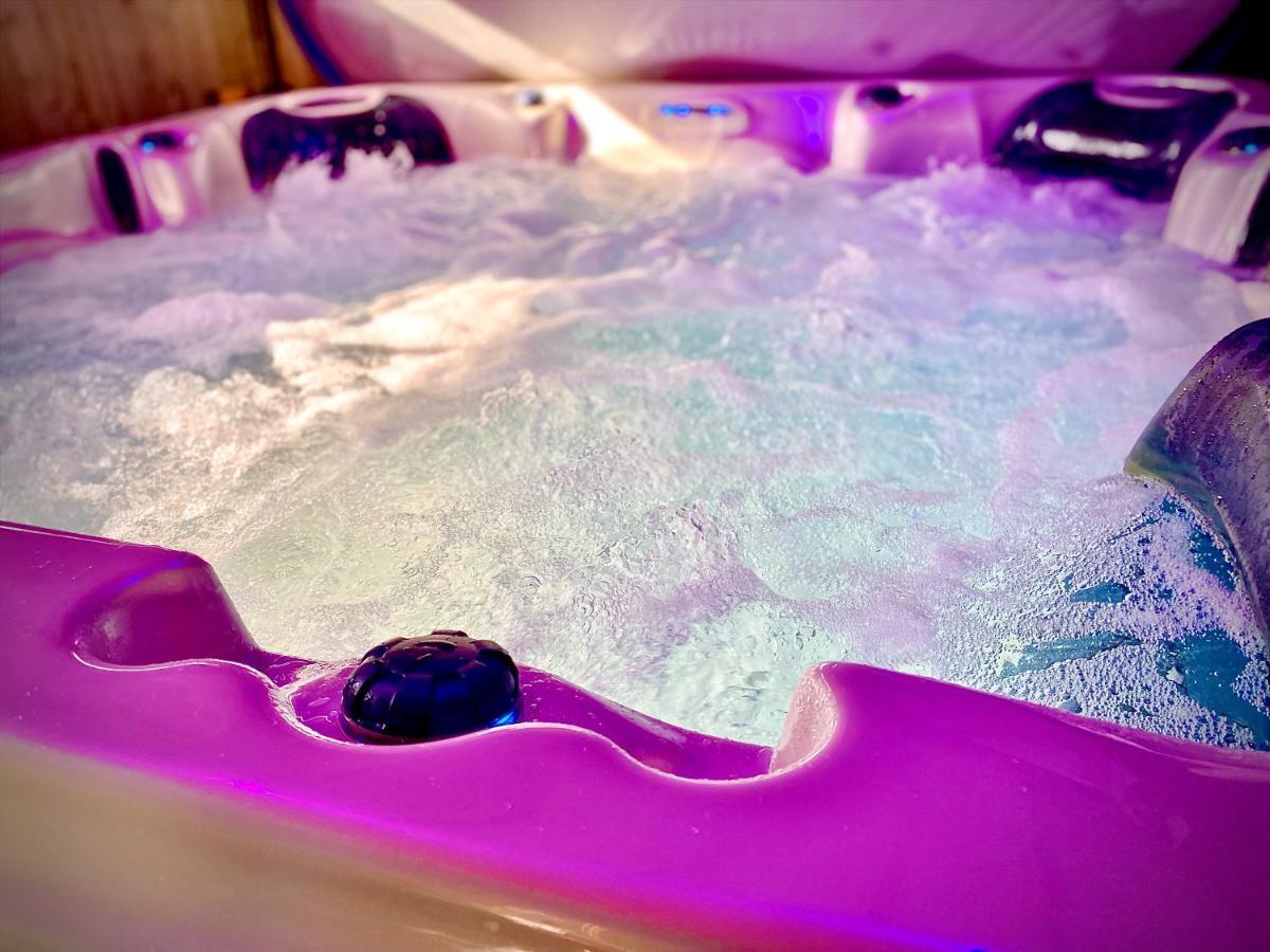 Beautiful Hot Tub Suite In Lytham St Annes Esterno foto