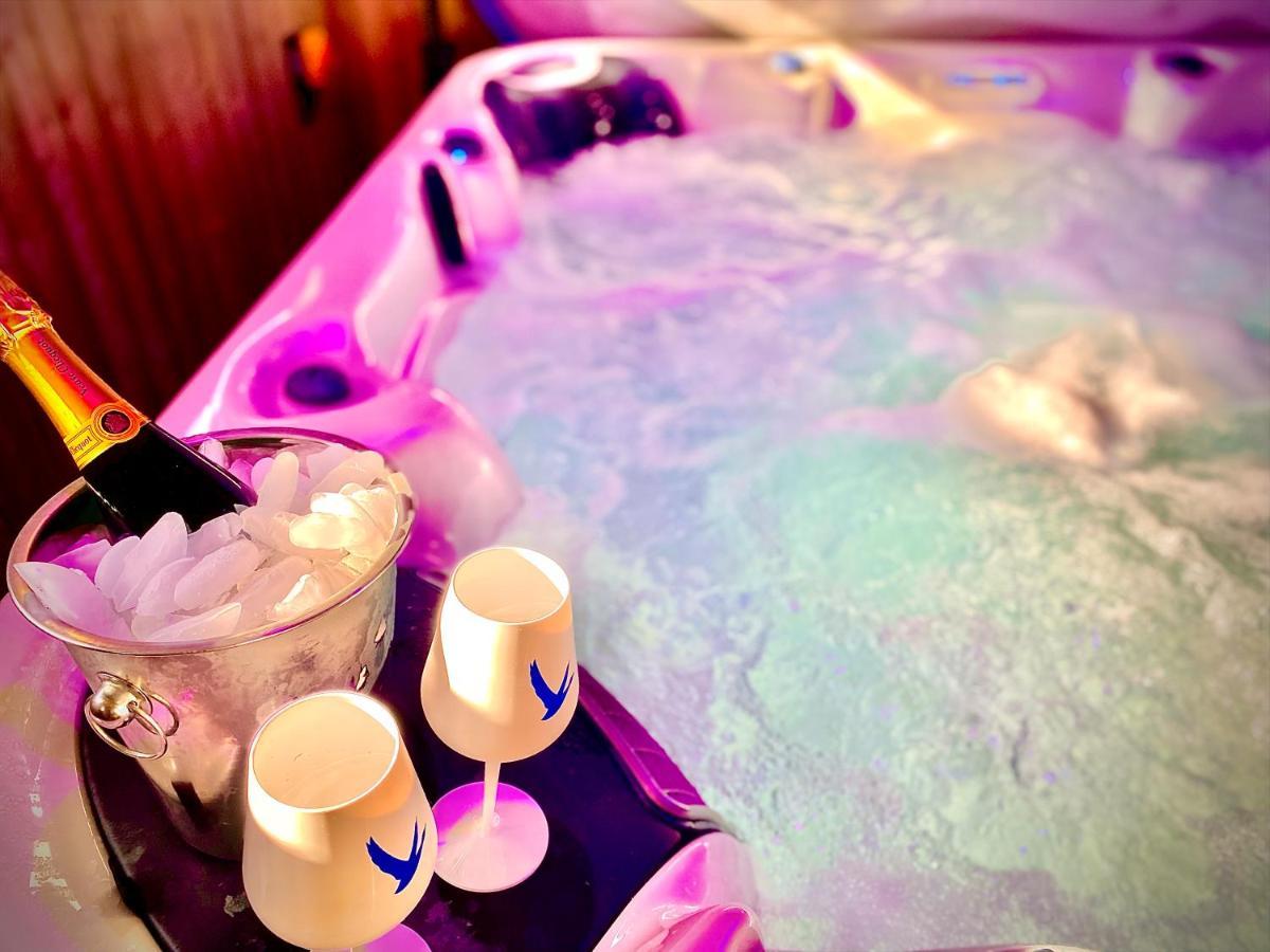 Beautiful Hot Tub Suite In Lytham St Annes Esterno foto